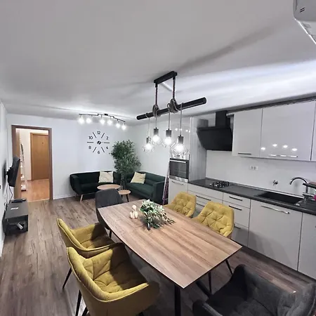 Lighthouse Apartment *