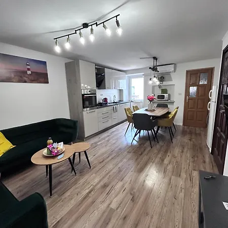 Lighthouse Apartment *