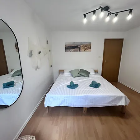 Апартаменты Lighthouse Изола